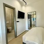 Lux ביוגראד נה מורו